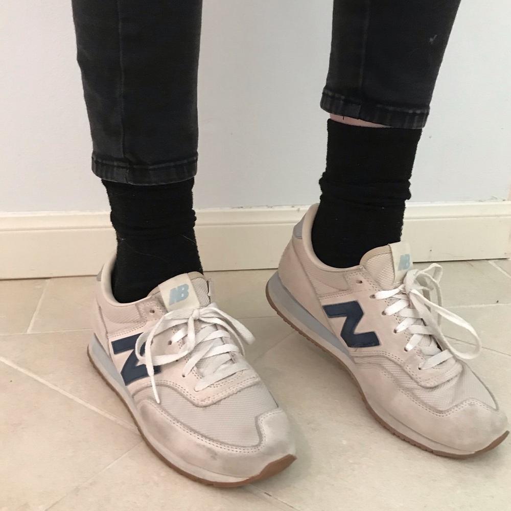 New Balance tennis shoes